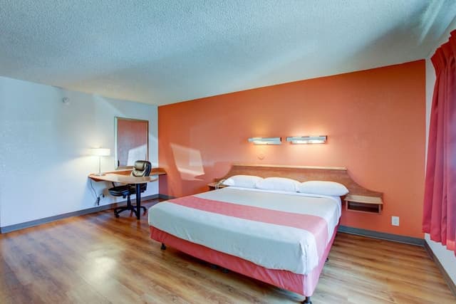Premium Room, 1 King Bed, Non Smoking