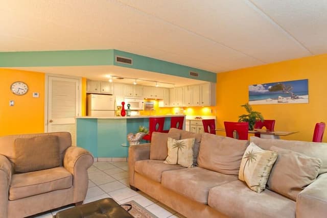 Standard Condo, 2 Bedrooms, 2 Bathrooms, Beach View (#1)