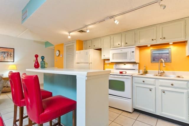 Standard Condo, 2 Bedrooms, 2 Bathrooms, Beach View (#1)