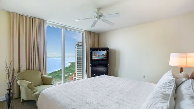 Deluxe 3 Bedrooms 3.5 Bath Condo, Waterview