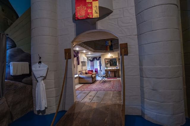Room (Sleeping Beautys Castle I)
