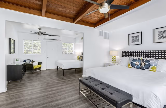 Deluxe Double Room, 1 King and 1 Queen