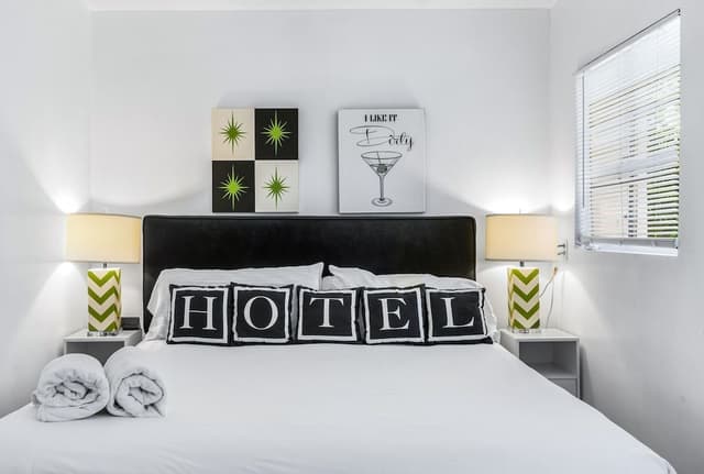 Standard Suite, 1 King Bed