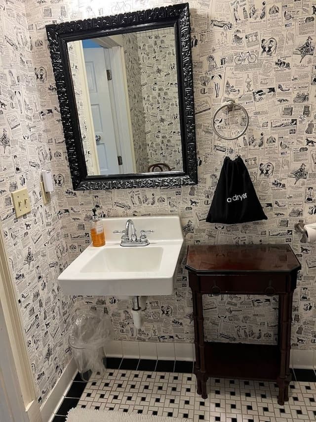 Oliver's 1st Floor