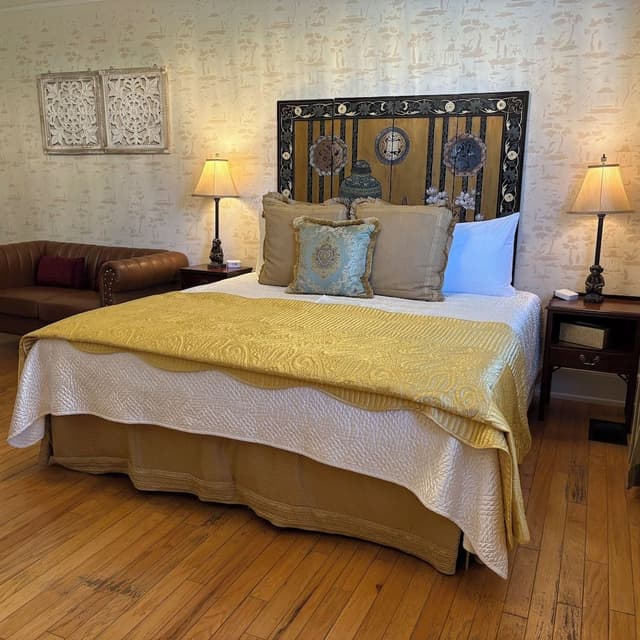 Oliver's 1st Floor