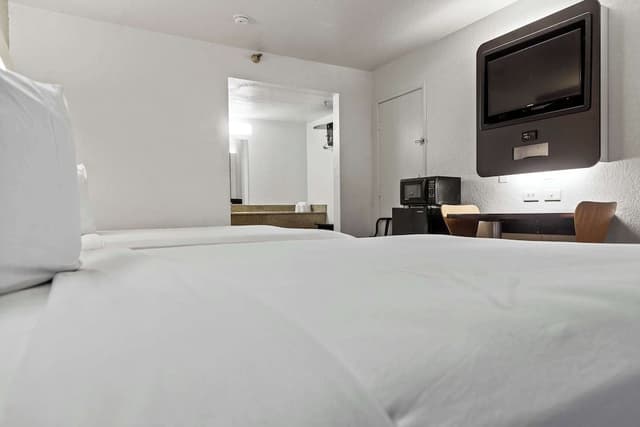 Deluxe Room, 2 Double Beds, Non Smoking, Refrigerator & Microwave