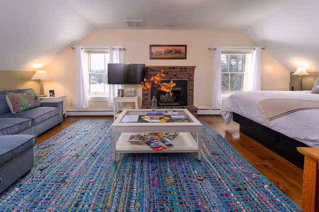 Junior Studio Suite, 1 King Bed with Sofa bed, Fireplace, Mountain View (Mt. Mansfield)