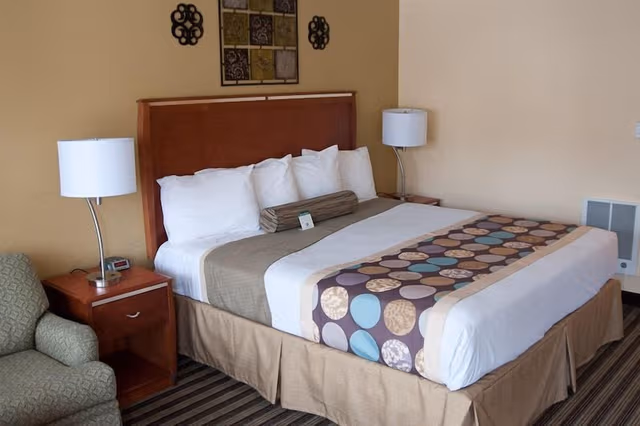 Standard Room, 1 King Bed, Fireplace