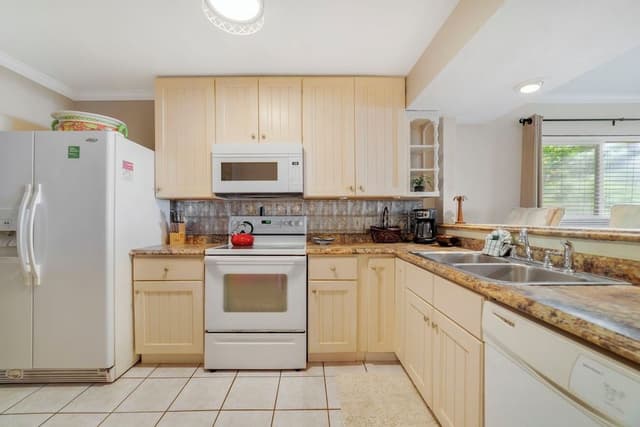 Grand Apartment, 2 Bedrooms, Oceanfront