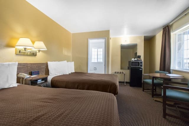 Standard Room, 2 Double Beds
