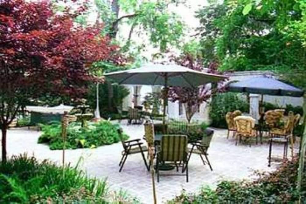 The Cottage Bed & Breakfast The Cottage Bed & Breakfast