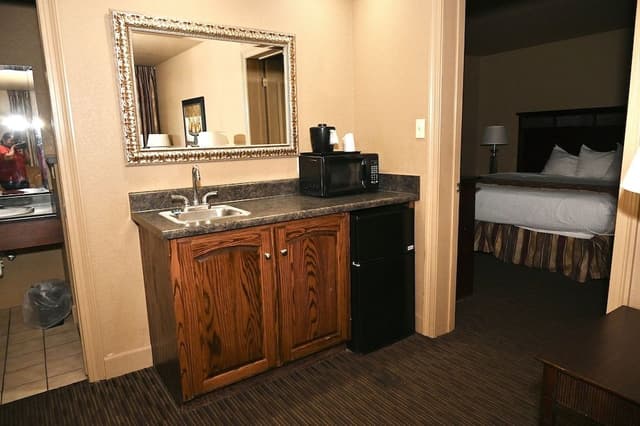 Single Room, 1 King Bed, Non Smoking