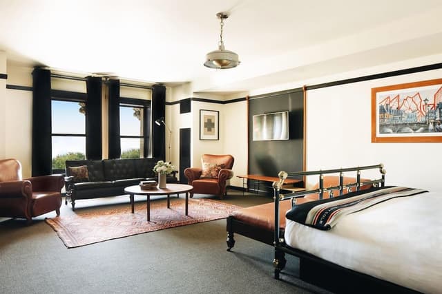 Junior Suite, 1 King Bed (Millennium View)