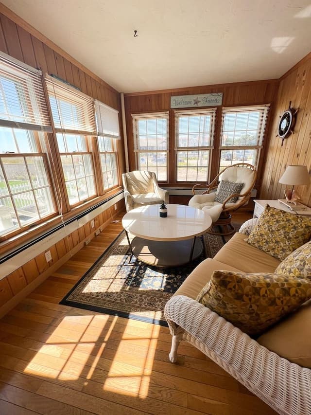 Private Beach House At By the Sea Bed and Breakfast