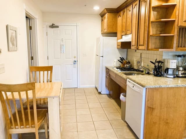 Premium Suite, 1 Queen Bed with Sofa bed, Private Bathroom, Partial Ocean View (1 Bdrm. Suite)