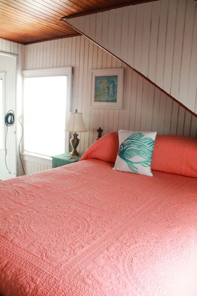 Private Beach House At By the Sea Bed and Breakfast