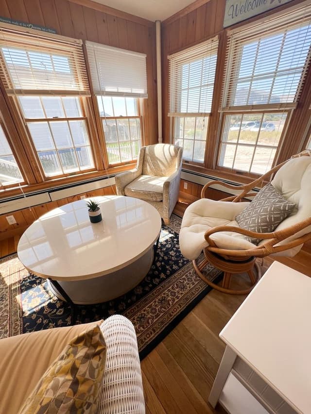 Private Beach House At By the Sea Bed and Breakfast