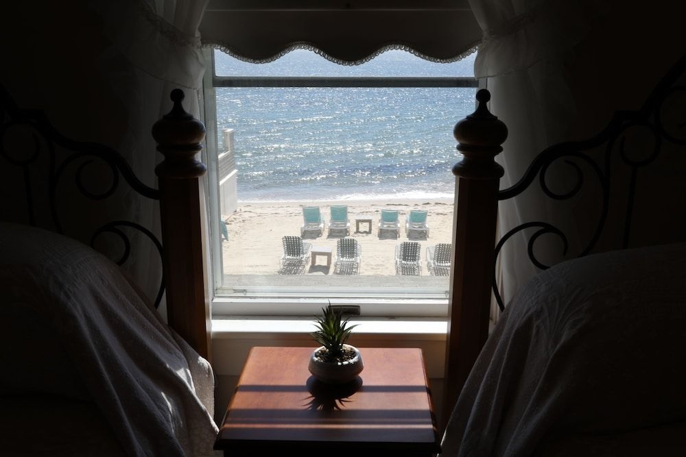 By the Sea Guests Bed & Breakfast & Suites1