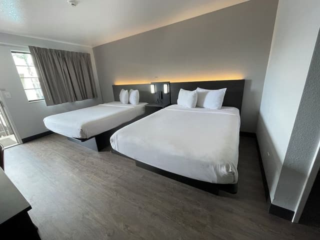 Standard Room, 2 Queen Beds, Non Smoking