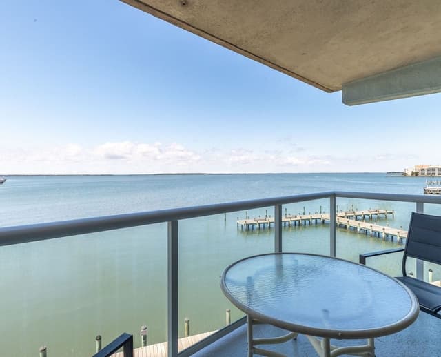 Standard Condo, 2 Bedrooms, Balcony, Bay View
