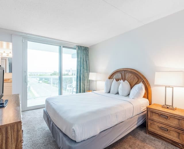 Standard Condo, 3 Bedrooms, Bay View