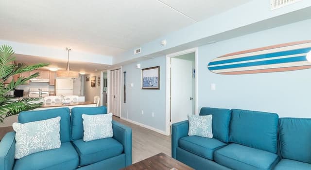 Premium Condo, 2 Bedrooms, Balcony, Bay View
