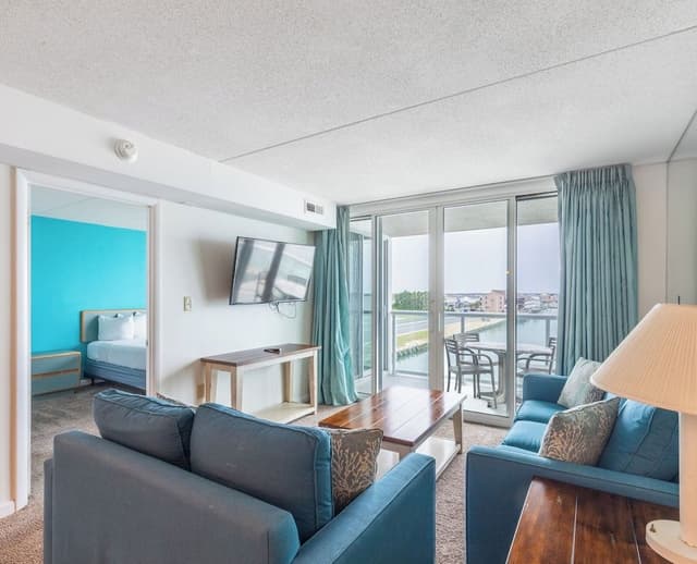 Standard Condo, 2 Bedrooms, Balcony, Bay View