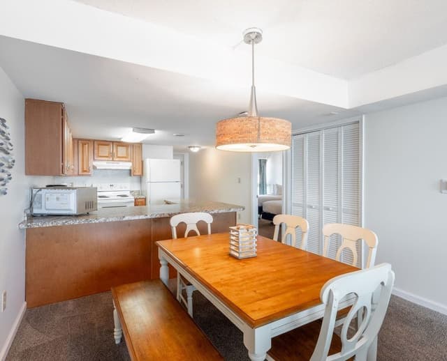 Standard Condo, 2 Bedrooms, Balcony, Bay View