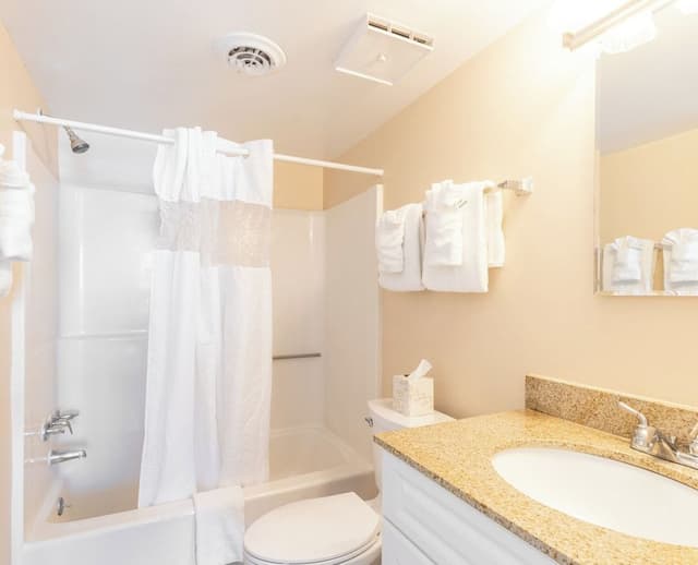 Standard Condo, 2 Bedrooms, Balcony, Bay View
