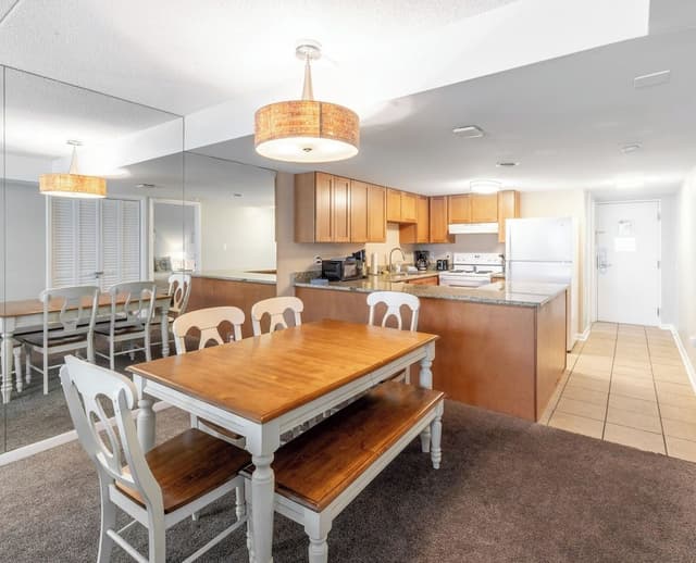Premium Condo, 2 Bedrooms, Balcony, Bay View