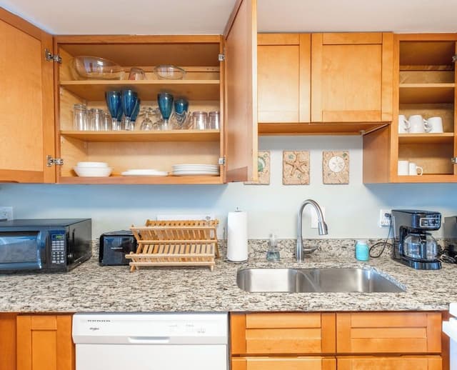 Premium Condo, 2 Bedrooms, Balcony, Bay View