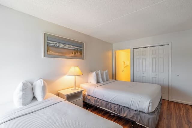 Premium Condo, 2 Bedrooms, Balcony, Bay View