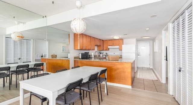 Premium Condo, 2 Bedrooms, Balcony, Bay View