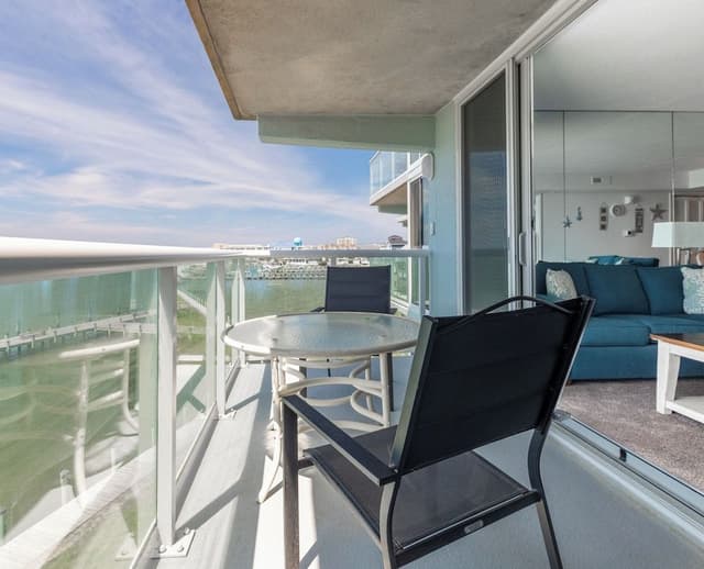 Standard Condo, 2 Bedrooms, Balcony, Bay View