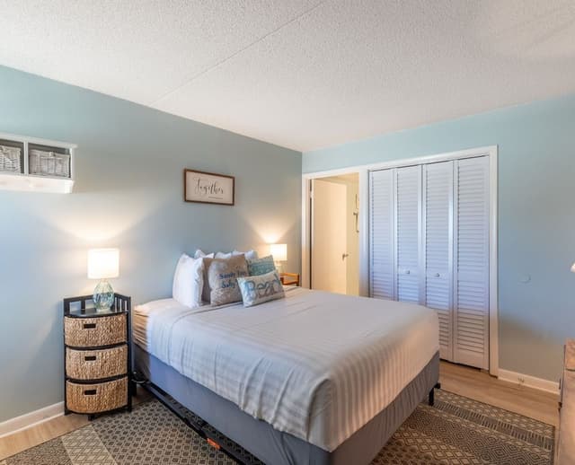 Premium Condo, 2 Bedrooms, Balcony, Bay View