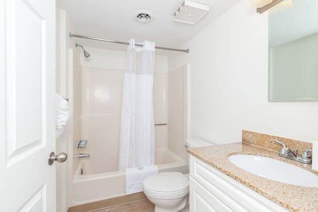 Premium Condo, 2 Bedrooms, Balcony, Bay View