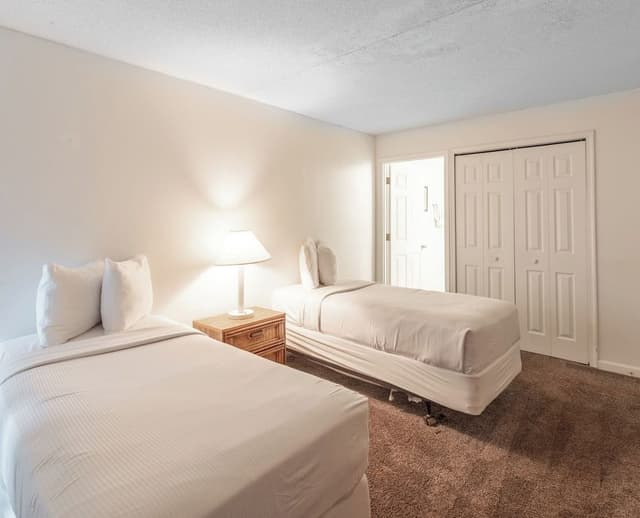 Standard Condo, 2 Bedrooms, Balcony, Bay View