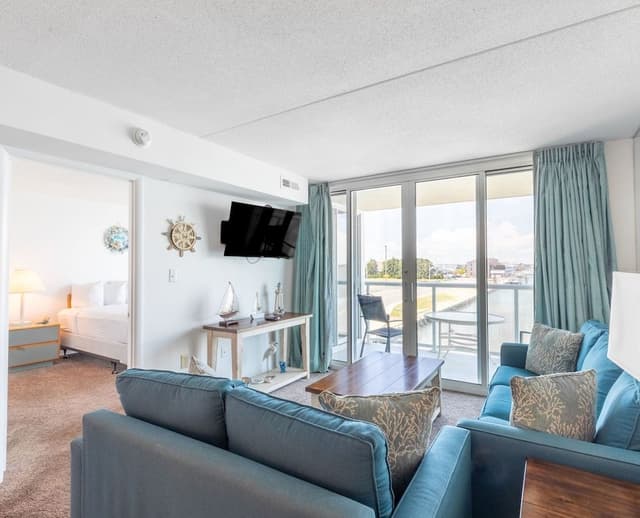 Standard Condo, 2 Bedrooms, Balcony, Bay View