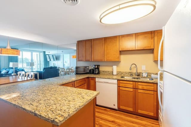 Premium Condo, 2 Bedrooms, Balcony, Bay View