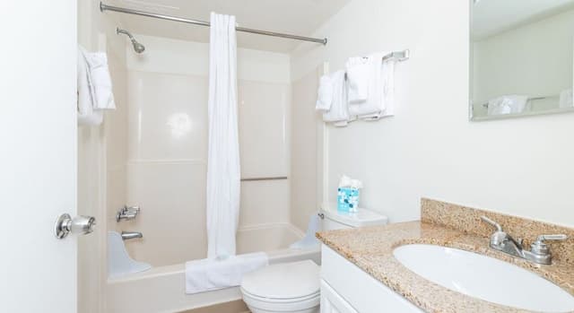 Premium Condo, 2 Bedrooms, Balcony, Bay View