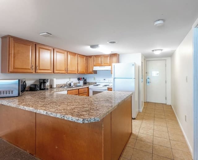 Standard Condo, 2 Bedrooms, Balcony, Bay View