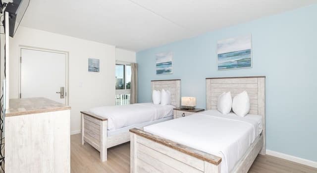 Premium Condo, 2 Bedrooms, Balcony, Bay View