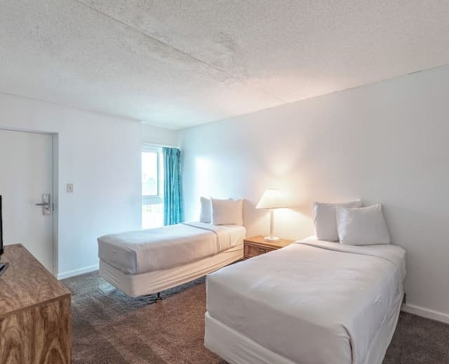 Standard Condo, 2 Bedrooms, Balcony, Bay View