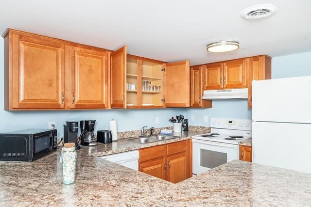 Premium Condo, 2 Bedrooms, Balcony, Bay View