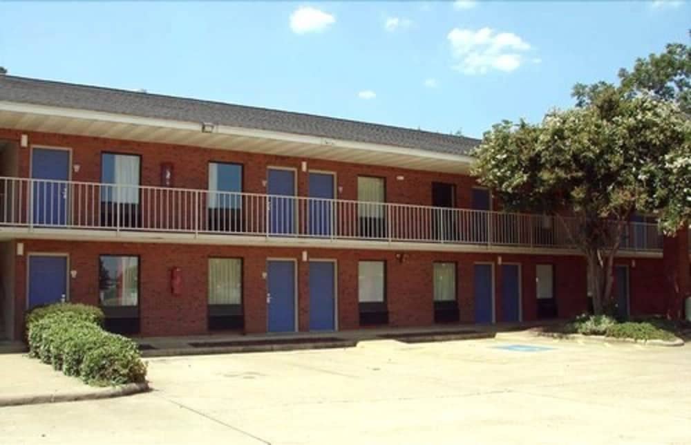 Delta Inn Delta Inn
