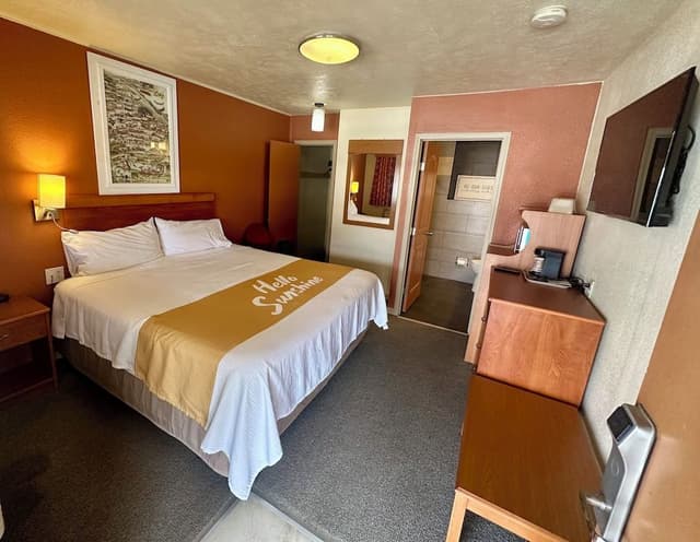 Deluxe Room, 1 King Bed, Non Smoking