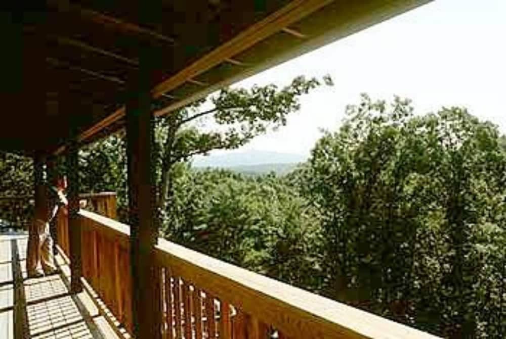 Bent Creek Lodge Bed & Breakfast Bent Creek Lodge Bed & Breakfast