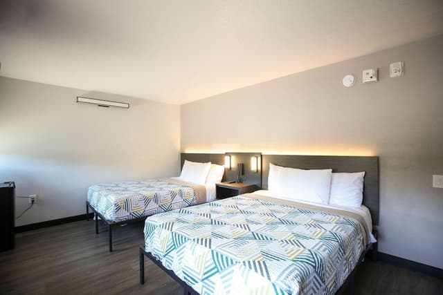 Deluxe Room, 2 Queen Beds, Accessible, Non Smoking