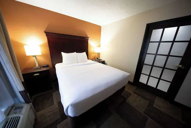 Executive Suite, 1 Queen Bed with Sofa bed, Non Smoking (2 Person Sofa Bed)