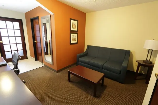 Executive Suite, 1 Queen Bed with Sofa bed, Non Smoking (2 Person Sofa Bed)